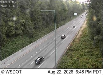 Traffic Cam Brier › North: I-405 at MP 27.6: 213th St SE