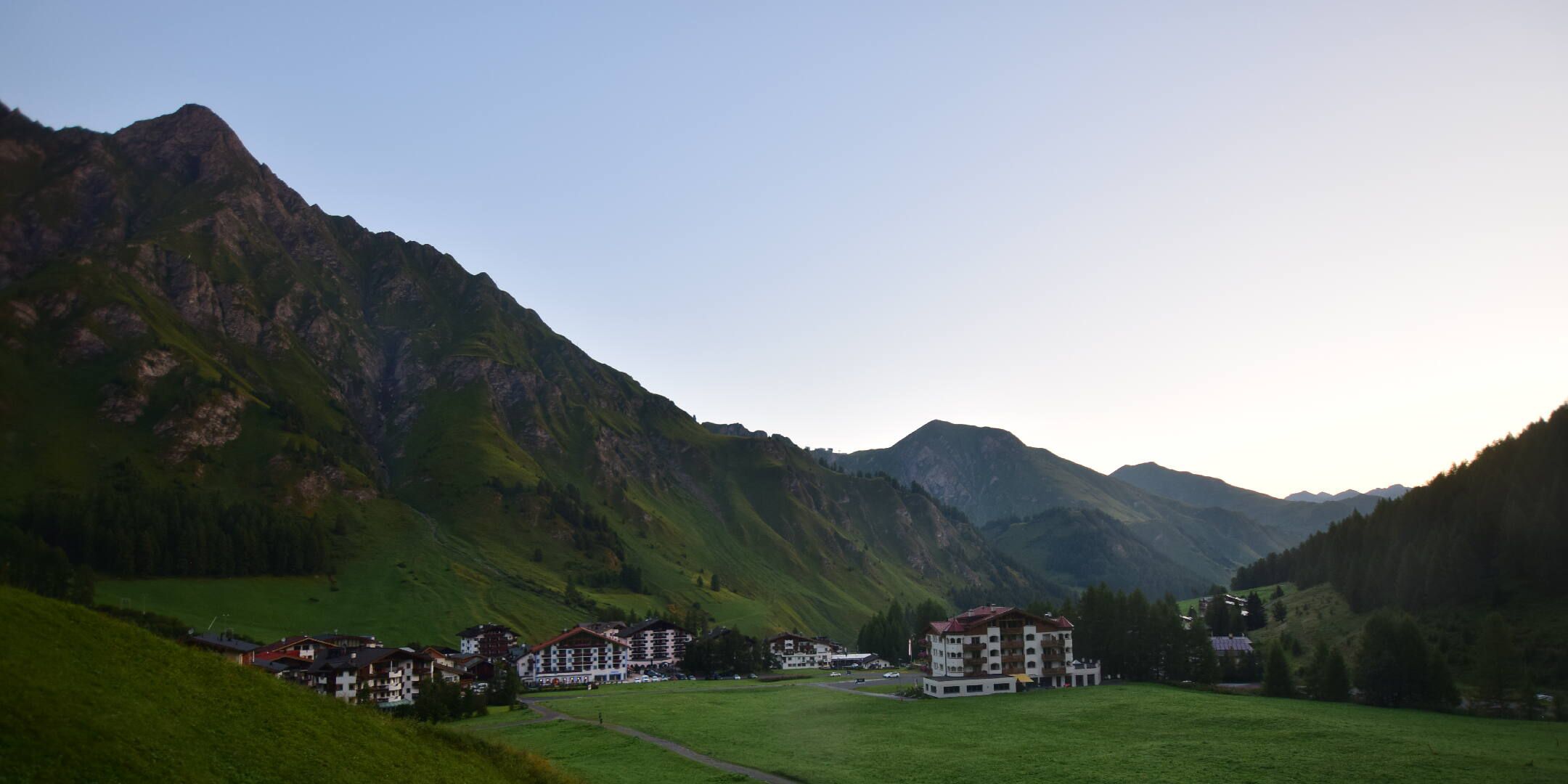 Samnaun: Samnaun-Dorf, Pra Grond - Samnaun-Dorf, Votlas - Samnaun-Dorf, Post - Trider Sattel - Piz Munschuns - Piz Ot