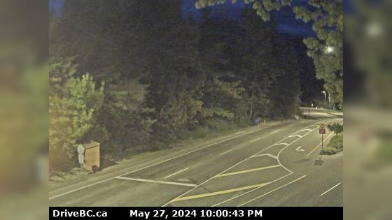 Traffic Cam Trout Lake › North: Hwy 23, near the Upper Arrow Lake ferry landing at Shelter Bay, front of queue, looking north