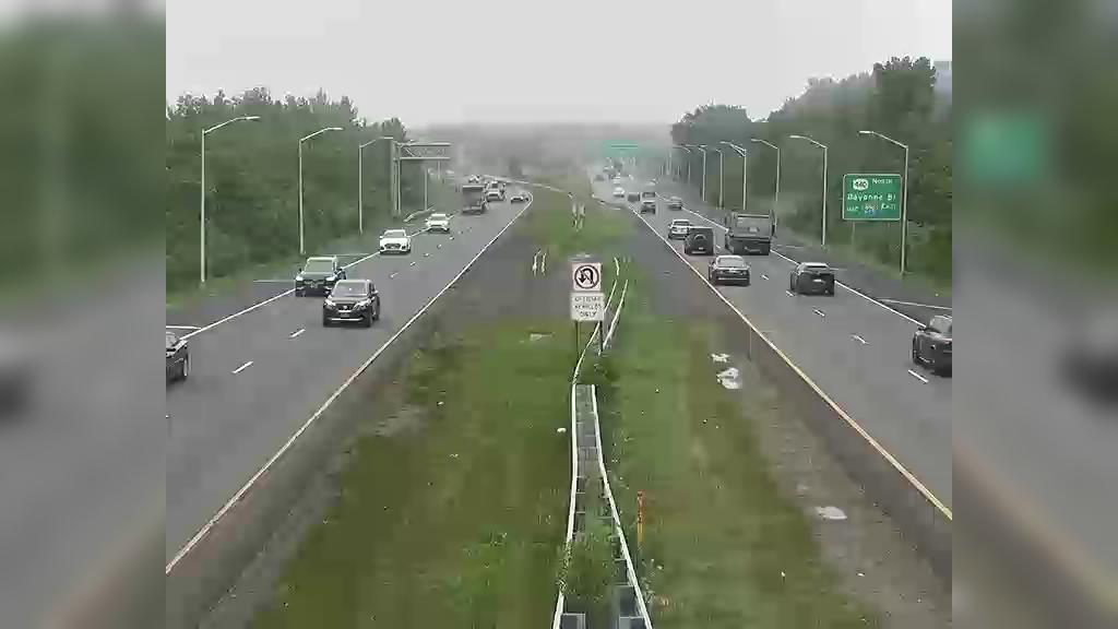 Traffic Cam New York › North: NY440 at Bloomfield Avenue