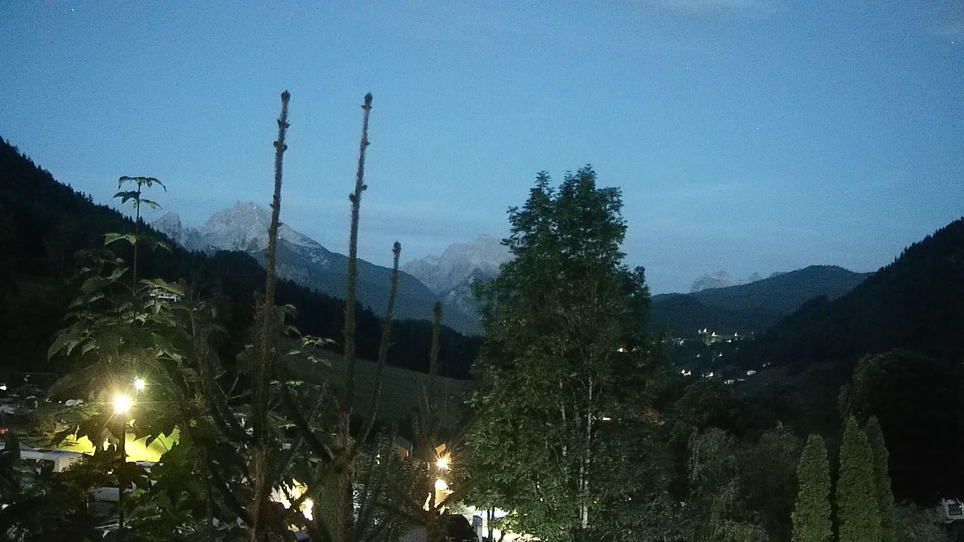 Traffic Cam Berchtesgaden › South-East: Camping-Resort Allweglehen - Watzmann