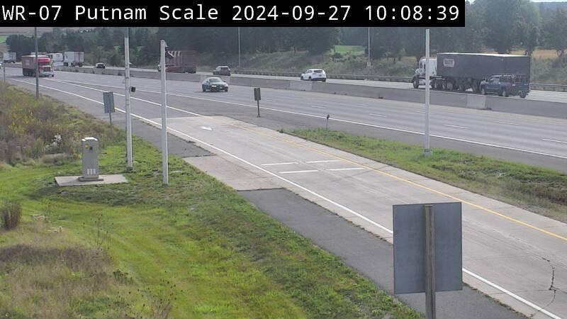 Traffic Cam Thames Centre: Highway 401 near Regional Road