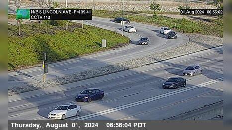 Traffic Cam West Anaheim › North: I-5 : Lincoln Avenue