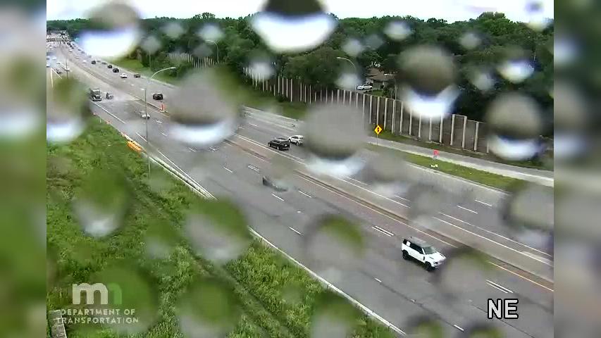 Traffic Cam Bloomington: I-35W SB @ 76th St