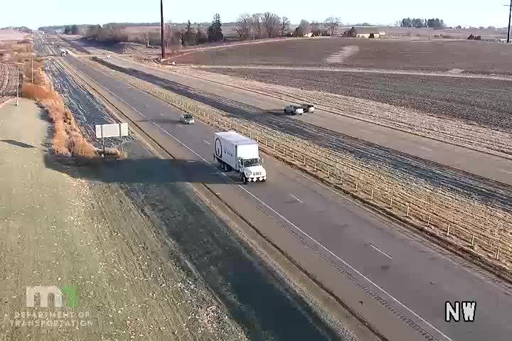 Traffic Cam Pine Island: T.H.52 SB N of Main St (MP 72.5)