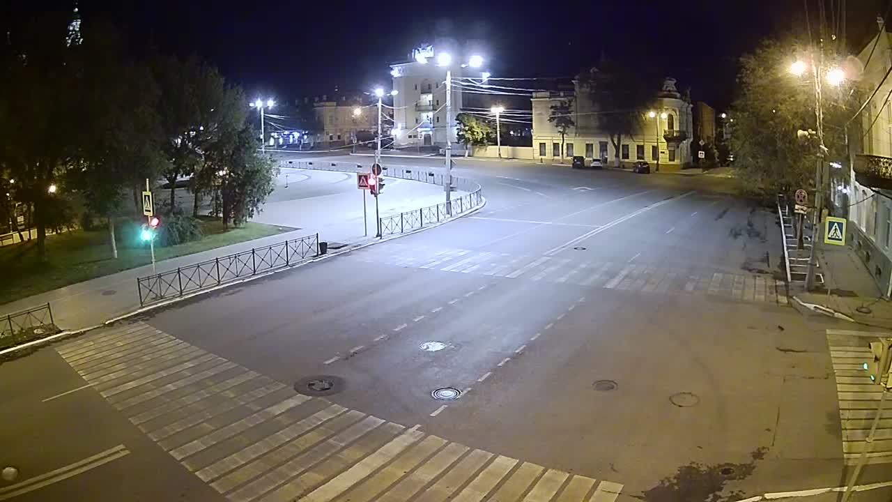 Astrakhan: Астрахань, Ленина площадь, 12 - Webcam