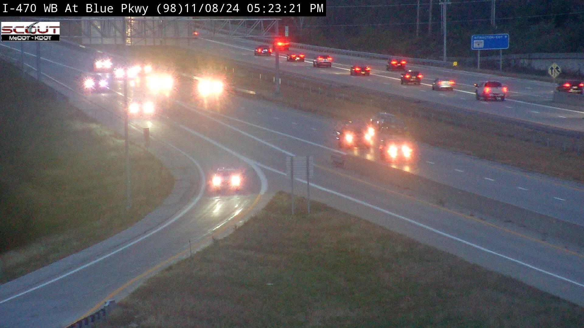 Traffic Cam Lee's Summit: I- W @ BLUE PARKWAY