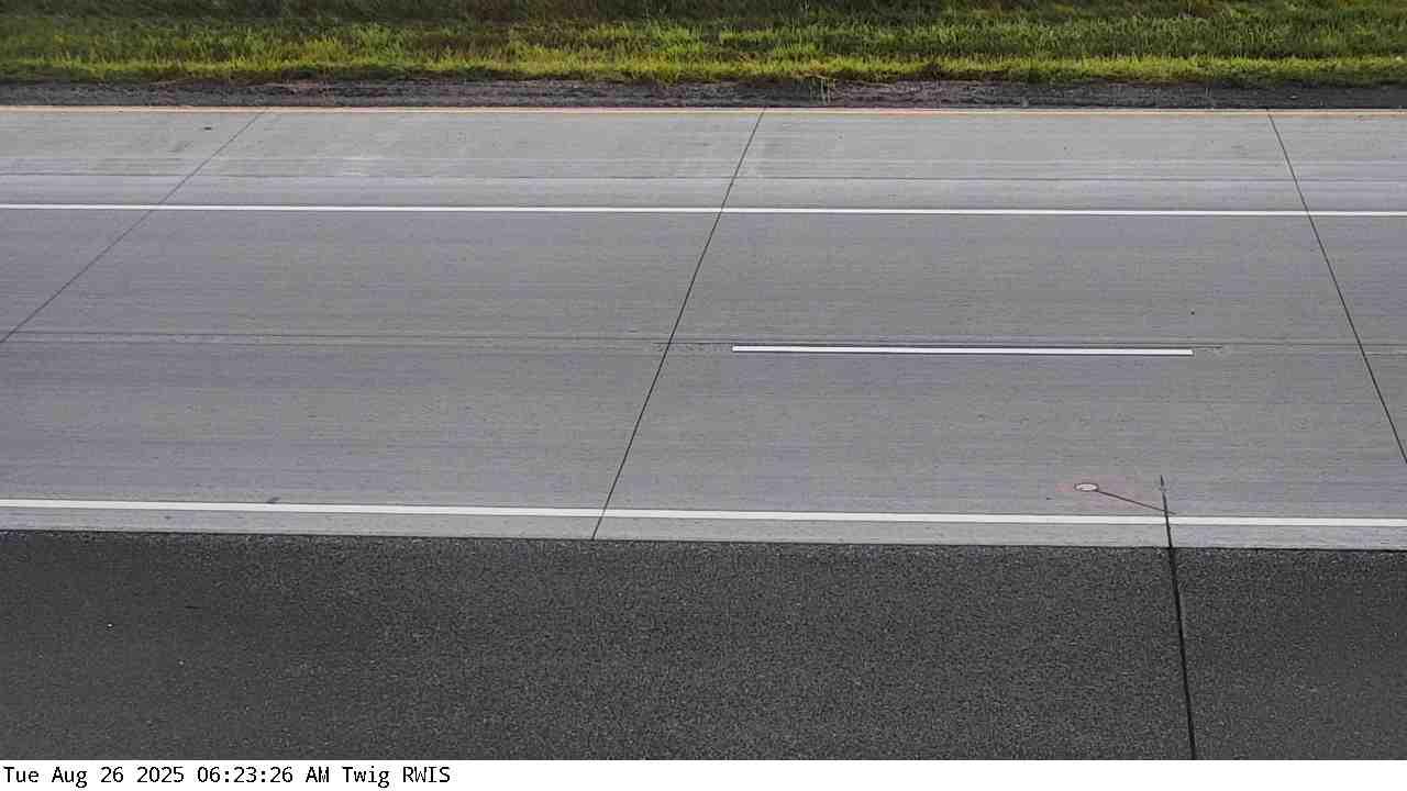 Traffic Cam Harnell Park: US 53: U.S.53 (Twig - MP 20): U.S.53 (Twig - MP 20) View
