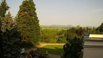 Vista de cámara web de luz diurna desde Vieska nad Žitavou: Arborétum Mlyňany