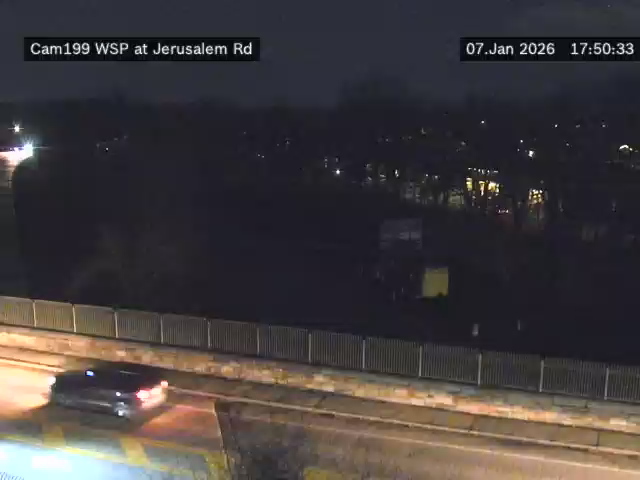 Traffic Cam North Wantagh › South: WSP Exits W05-W04 at Jerusalem Road