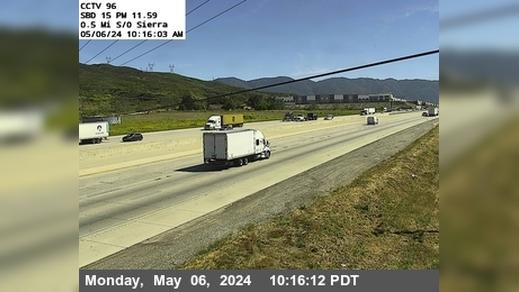 Traffic Cam Fontana › North: I-15 : (96) 0.5 Miles S of Sierra
