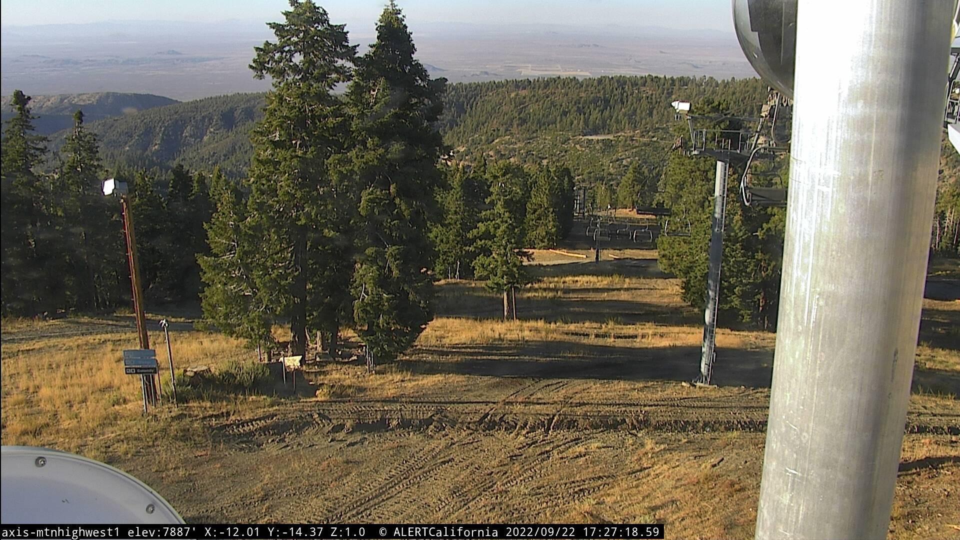 Traffic Cam Big Pines: Mtn High West