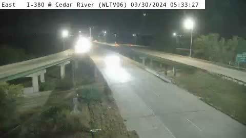 Traffic Cam Waterloo: WL - I-380 @ Cedar River (06)