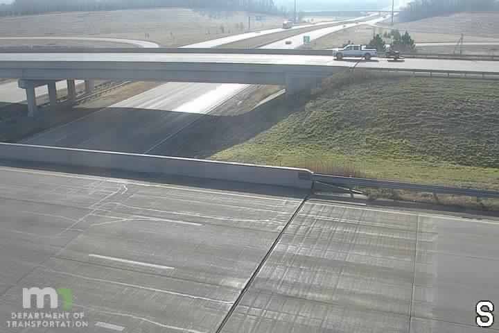 Traffic Cam Owatonna: I-35 SB @ U.S.14 (MP 40.1)