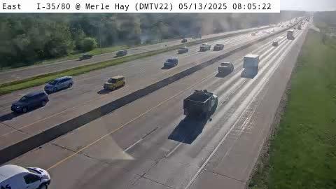 Traffic Cam Urbandale: DM - I-35/80 @ Merle Hay (22)