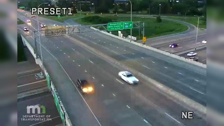 Traffic Cam Golden Valley: I-394 EB @ U.S.169 SB