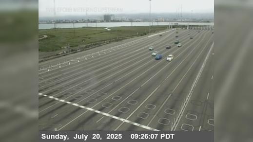 Traffic Cam Oakland › West: TVD15 -- I-80 : SFOBB METERING UPSTREAM