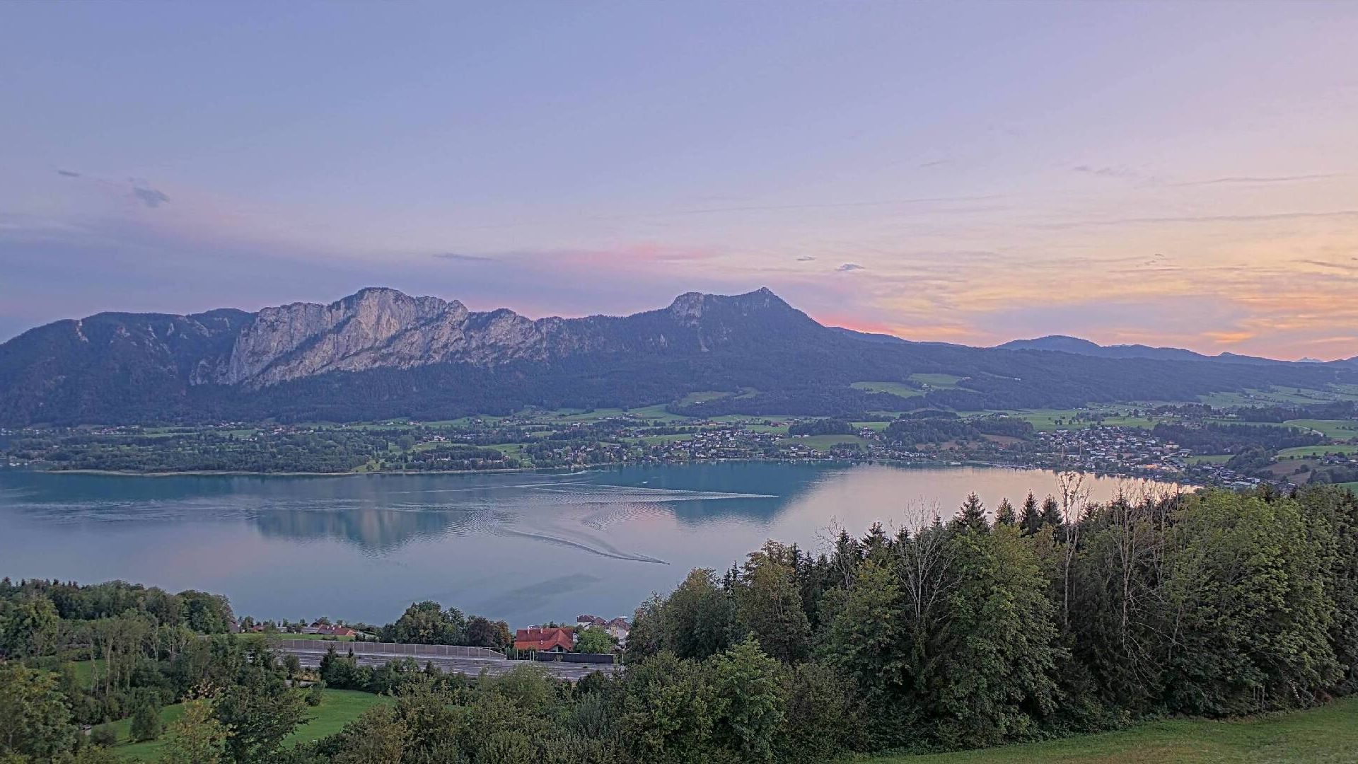 Traffic Cam Seegruber: Mondsee - Ferienhof Gassner