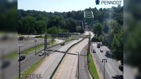 Traffic Cam Downtown: US 22 @ 2ND ST (NEW JERSEY LINE)