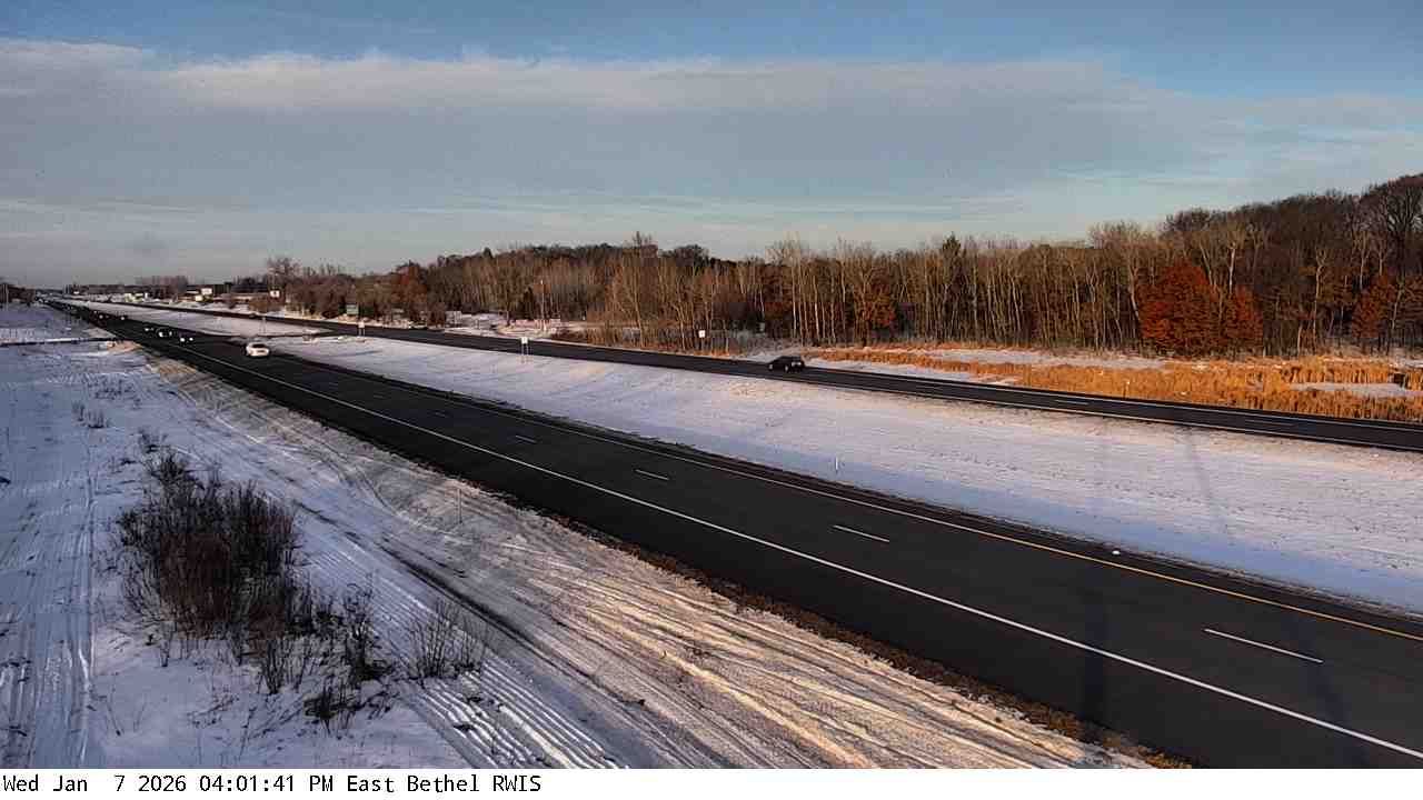 Traffic Cam East Bethel: MN 65: T.H.65 - MP 25.8): T.H.65 - MP 25.8) View