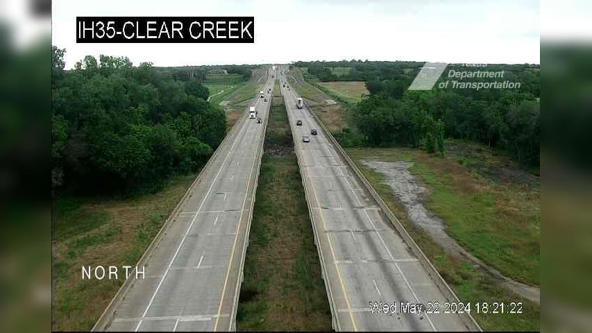 Traffic Cam Sanger › North: I-35 @ Clear Creek
