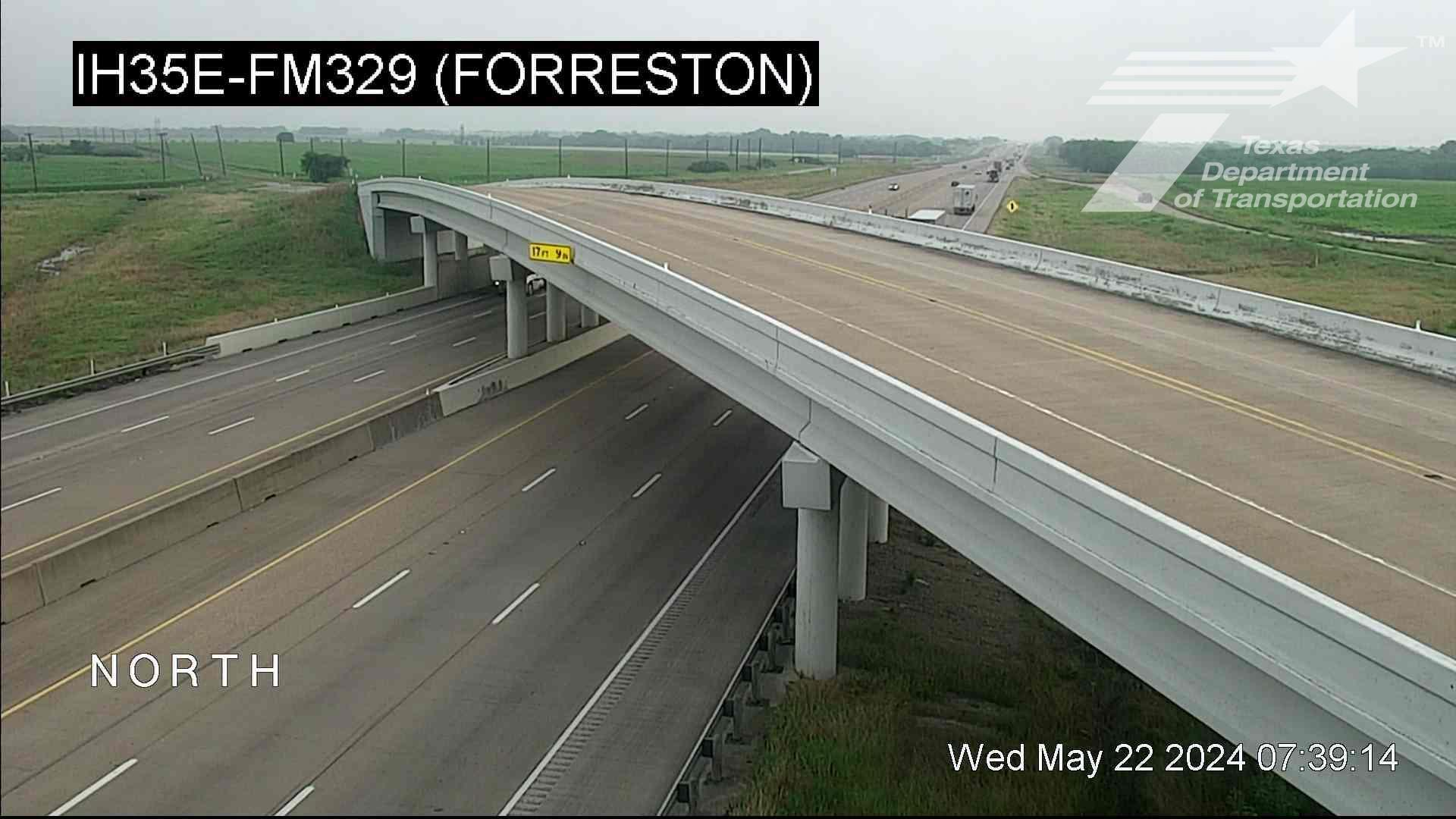 Traffic Cam Forreston › North: I-35E @ FM329