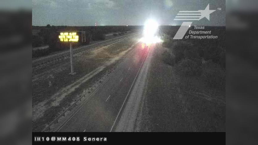 Traffic Cam Sonora › West: SJT IH 10 at - East (MM 408)