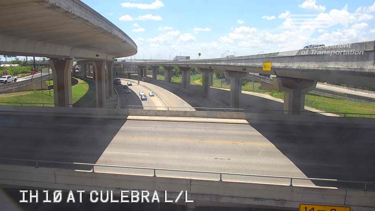 Traffic Cam Woodlawn Lake › East: IH 10 at Culebra (Lower Lvl)