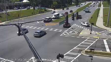 Traffic Cam Habersham Hills: 112378--2