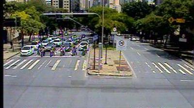 Tageslicht webcam ansicht von Belo Horizonte: Trânsito: Av. Contorno − Av. Afonso Pena (Praça Milton Campos)