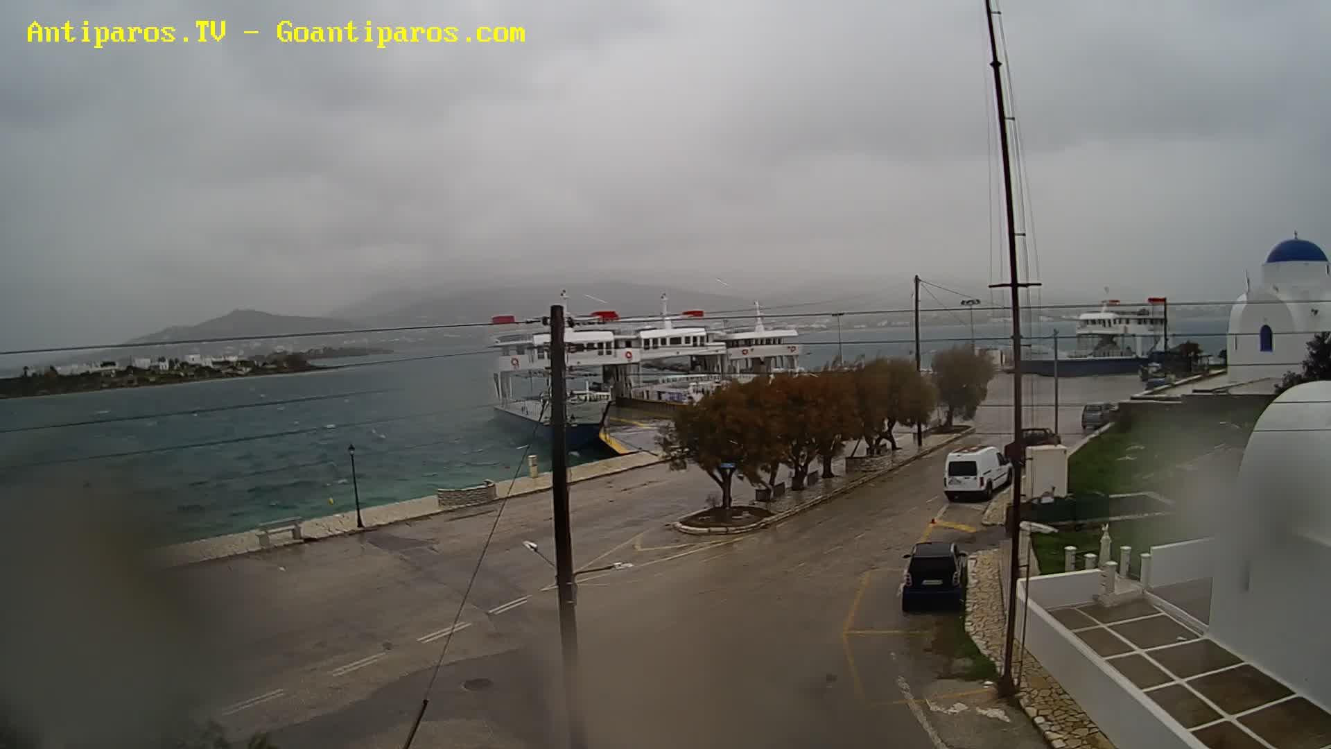 Antiparos: Port of