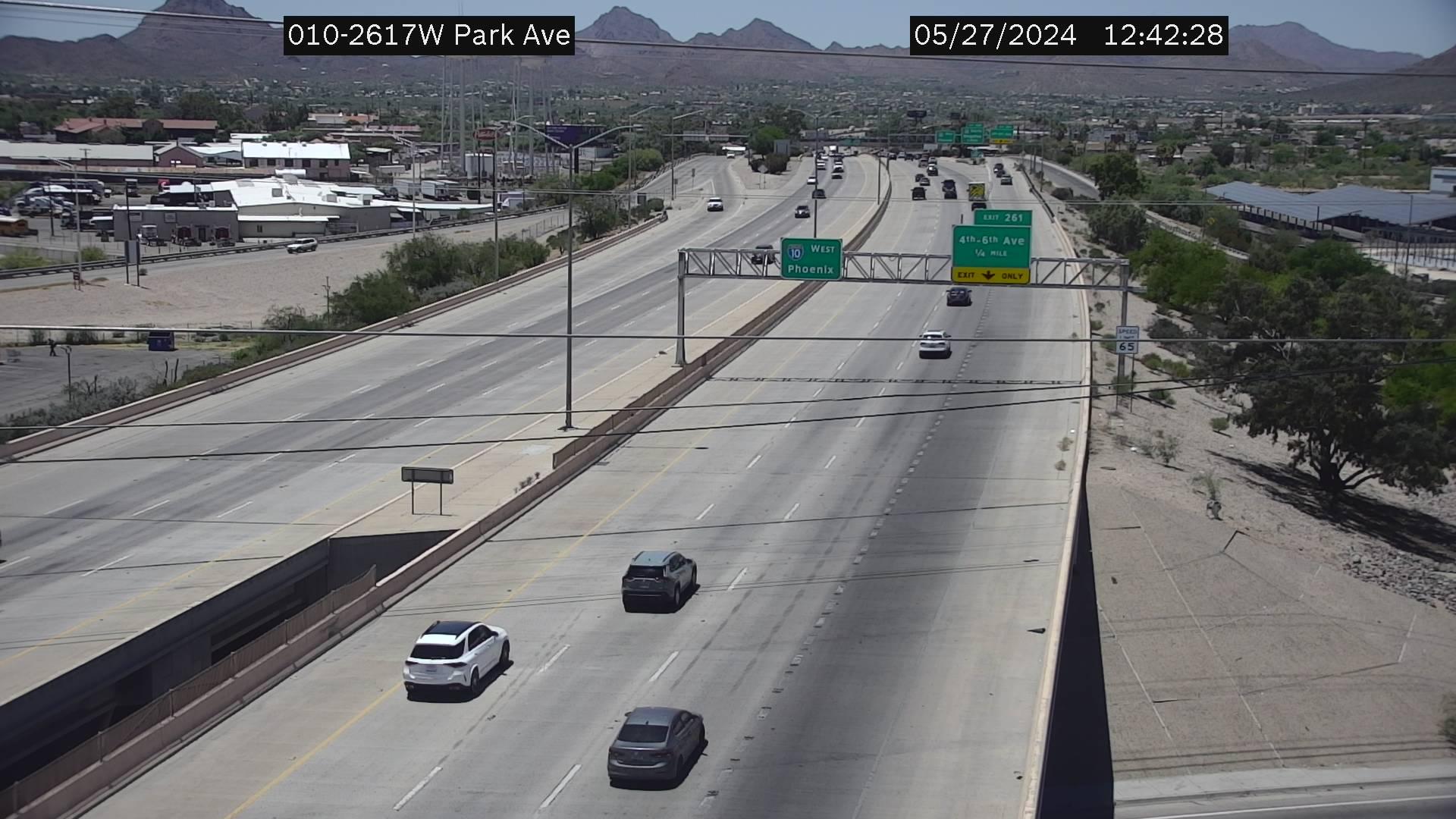 Traffic Cam Tucson › West: I-10 WB 261.75 @Park