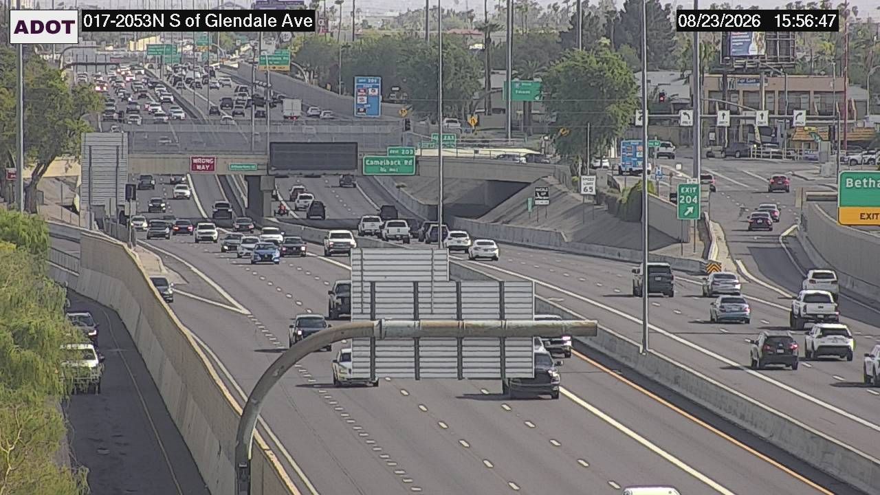 Traffic Cam Alhambra › North: I-17 NB 205.30 @S of Glendale Ave