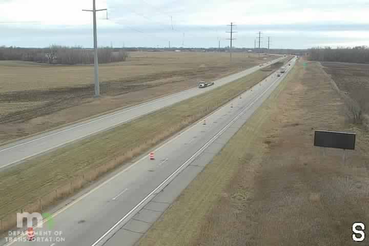 Traffic Cam Rothsay Mobile Home Park: I-94: I-94 EB W of Co Rd 11 (94-36.86)