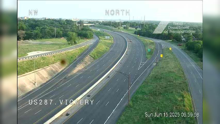 Traffic Cam Fort Worth › North: US 287 @ Vickery