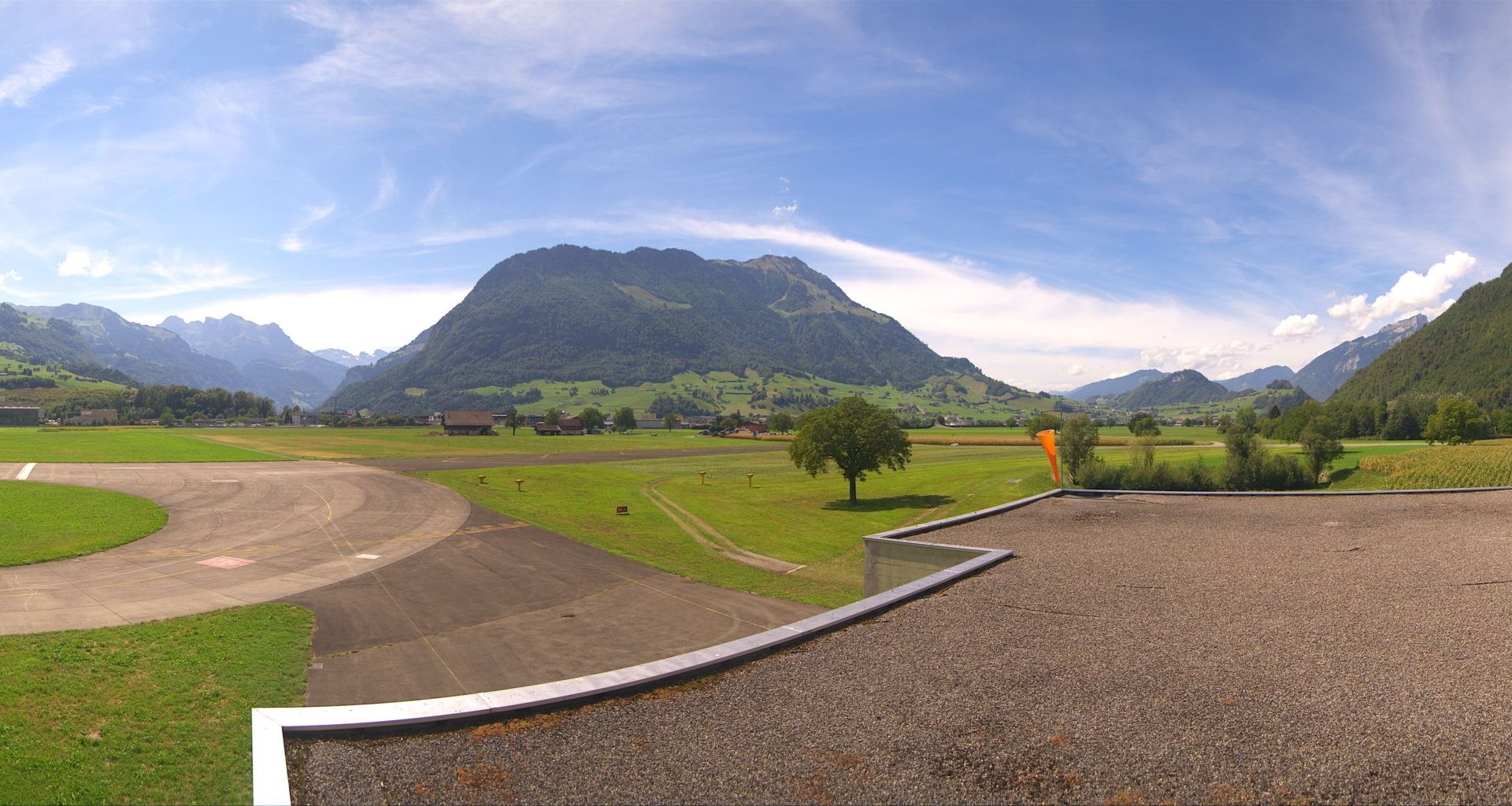 Traffic Cam Stans: Buochs Airport
