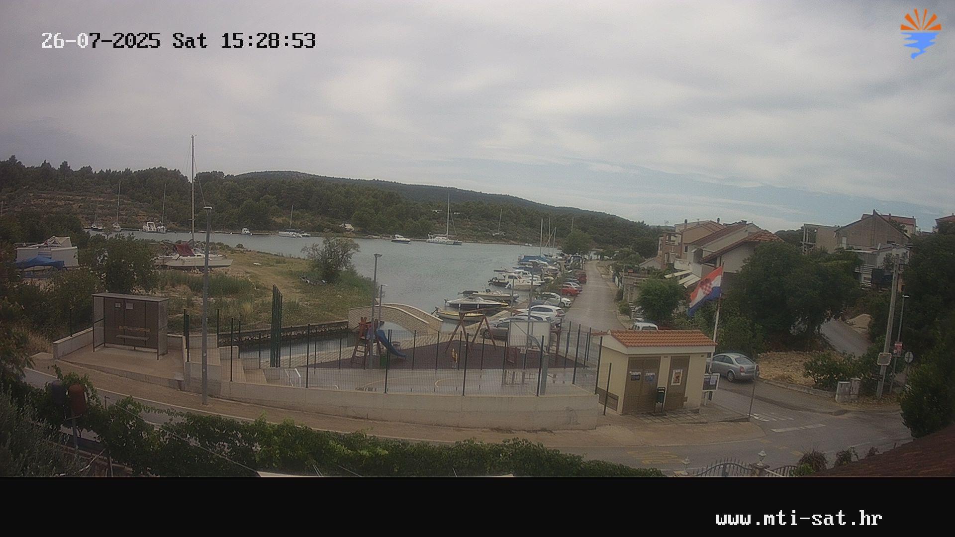 Bilice Lake: Traffic, Water & Landscape Webcam
