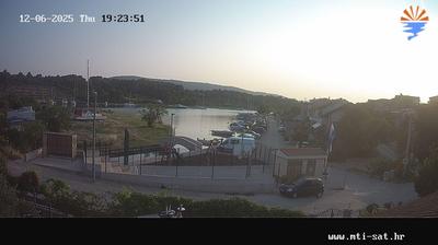 Bilice Lake: Traffic, Water & Landscape