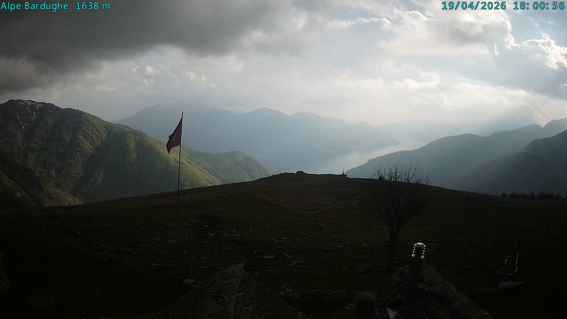 Vogorno: Alpe Bardughè - Gambarogno - Alpe di Neggia - Cannobio - Langensee