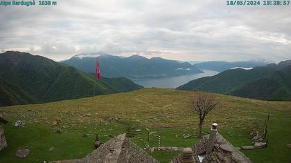 Vogorno: Alpe Bardughè - Gambarogno - Alpe di Neggia - Cannobio - Langensee
