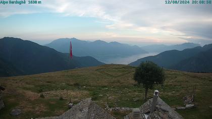 Vogorno: Alpe Bardughè - Gambarogno - Alpe di Neggia - Cannobio - Langensee