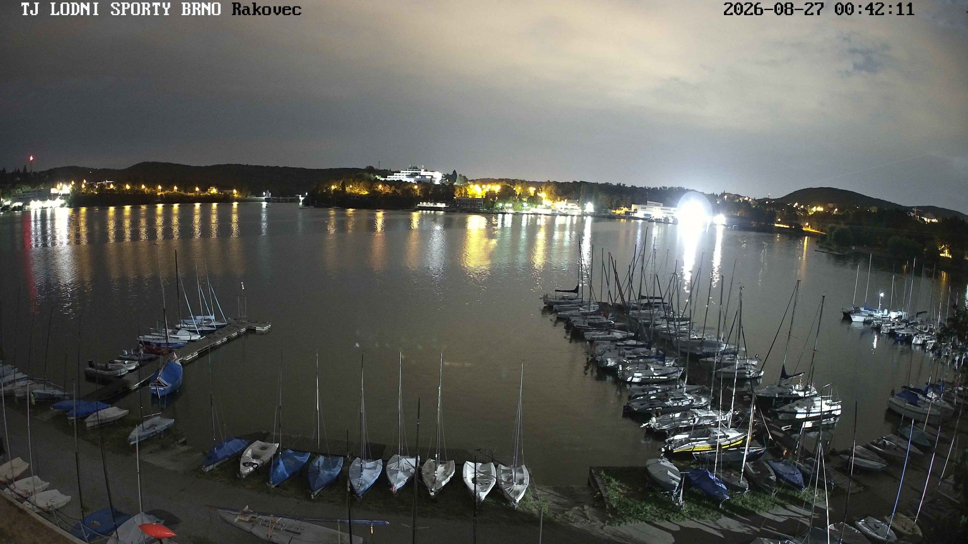 Traffic Cam Brno › East: Brno Reservoir