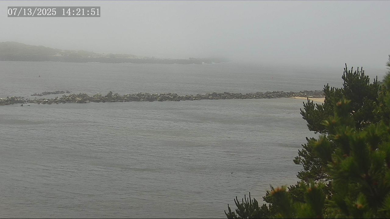 Traffic Cam Cheshire › West: Orchard Point Marina and Boat Ramp