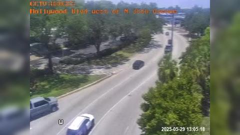 Traffic Cam Hollywood: Blvd west of N 35th Avenue