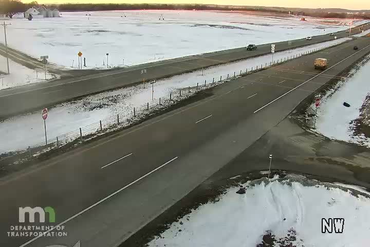 Traffic Cam Empire: T.H.52 NB @ 210th St (MP 108.7)