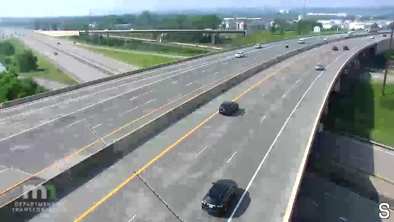 Traffic Cam Newport: I-494 WB @ T.H.61