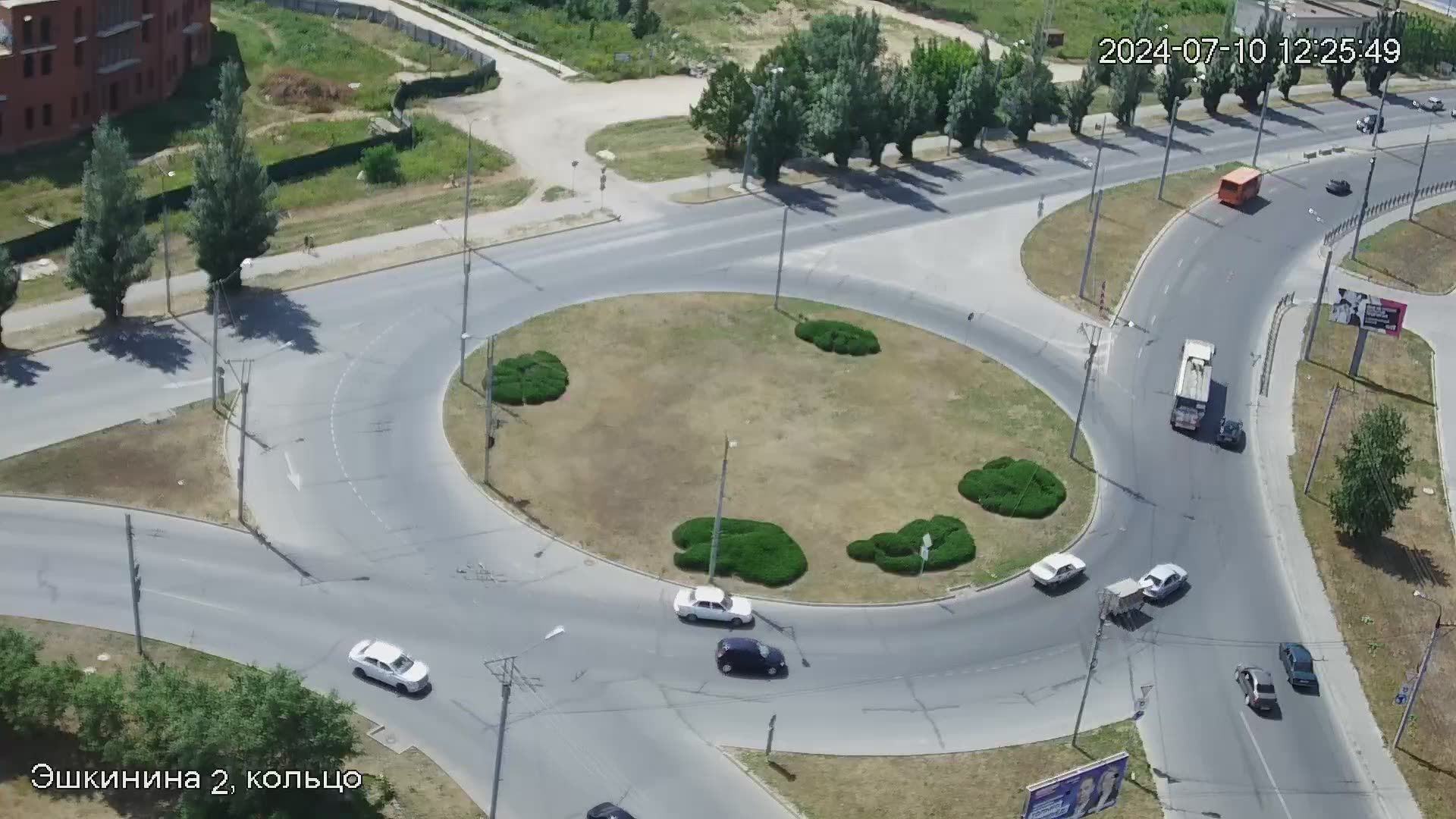 Traffic Cam Yoshkar-Ola › North: Eshkinina St, 8