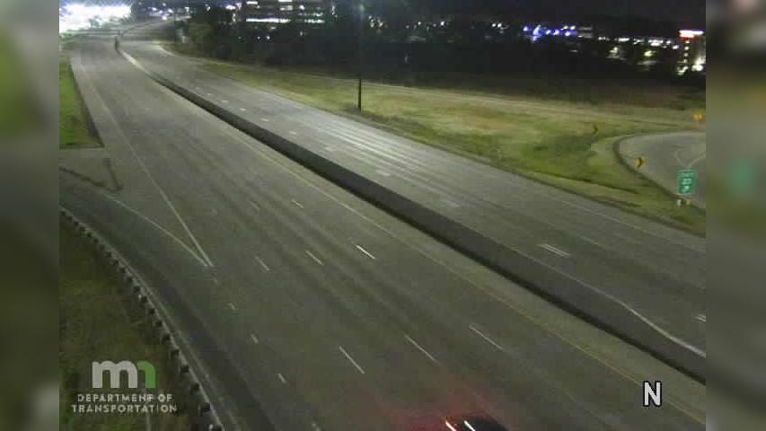 Traffic Cam Roseville: I-35W: I-35W SB @ Co Rd C