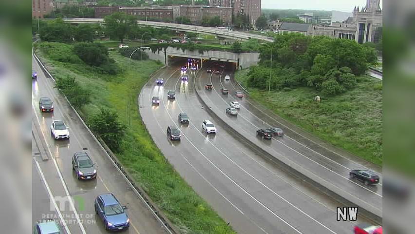 Traffic Cam Stevens Square - Loring Heights: I-94: I-94 EB @ Lyndale Ave